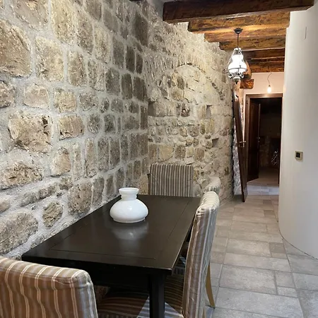 Gabine * Kaštela
